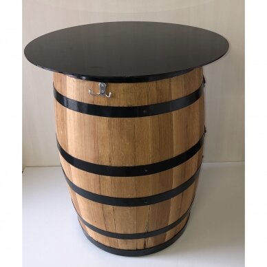 Barrel-table with a metal tabletop